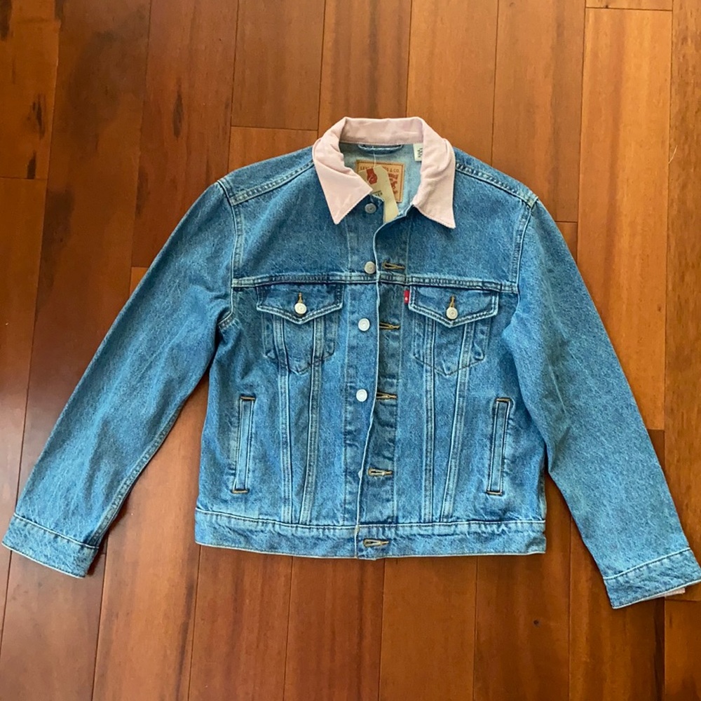NWT Levi’s Ex Boyfriend Denim Trucker Jacket